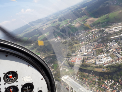 Aufnahme während eines Flugs über die Kreisstadt Regen.