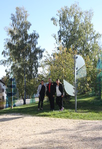 Standesbeamte vor dem Gläsernen Wald in Weißenstein